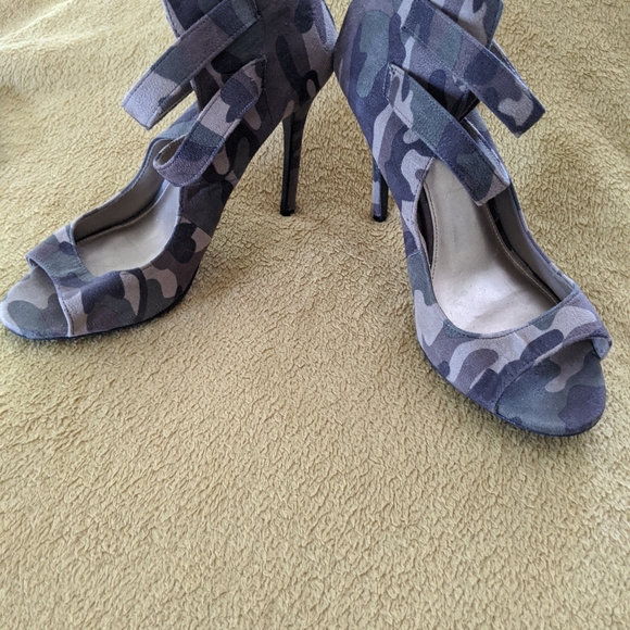 Ladies camouflage heels - Picture 2 of 4